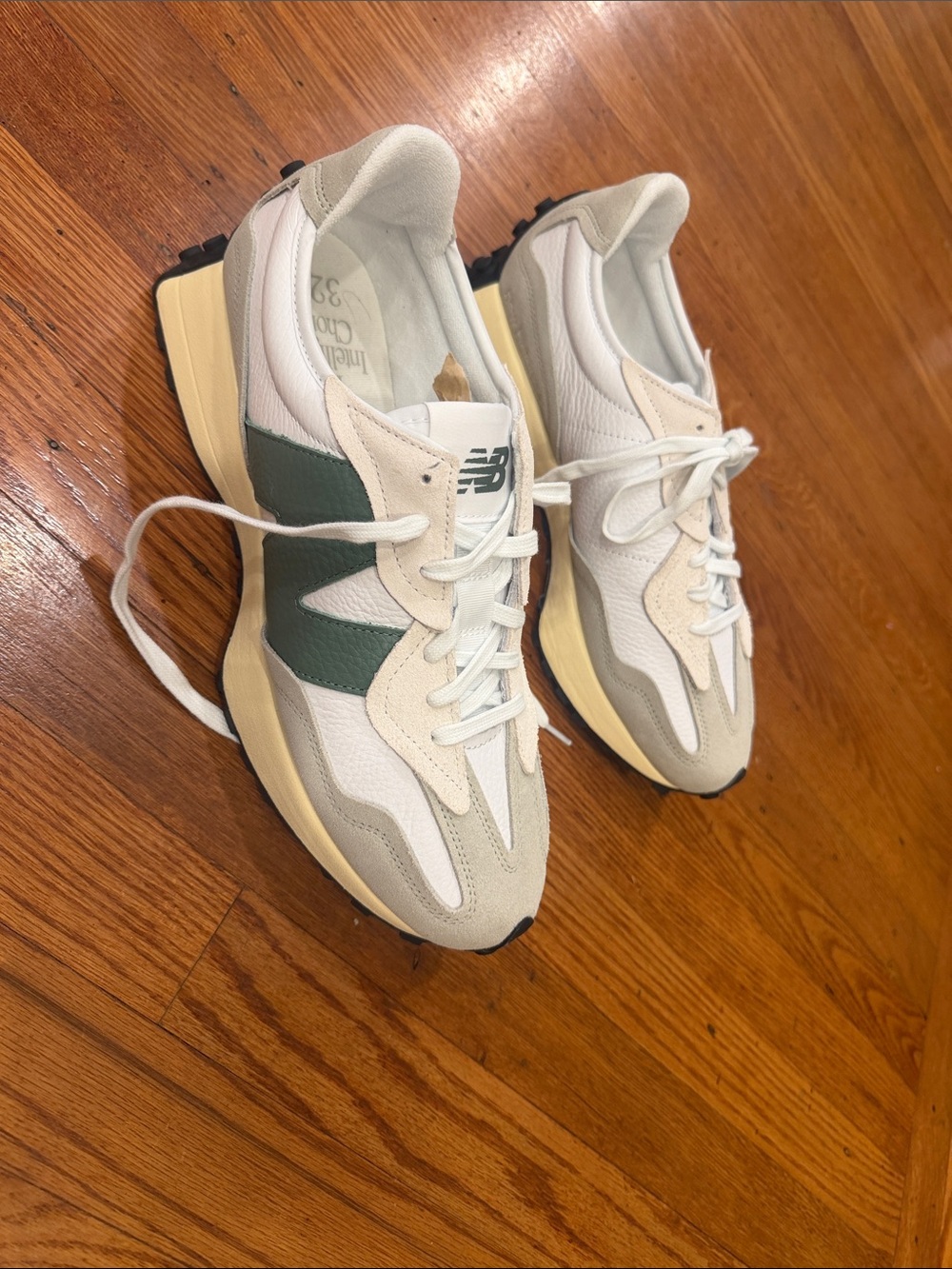 New Balance Men’s White, Cream & Green Retro-Inspired Sneakers